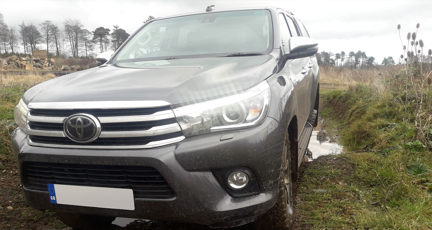 Far by Four are based in Scotland and provide LANTRA off road driver training courses LANTRA driver training in Scotland